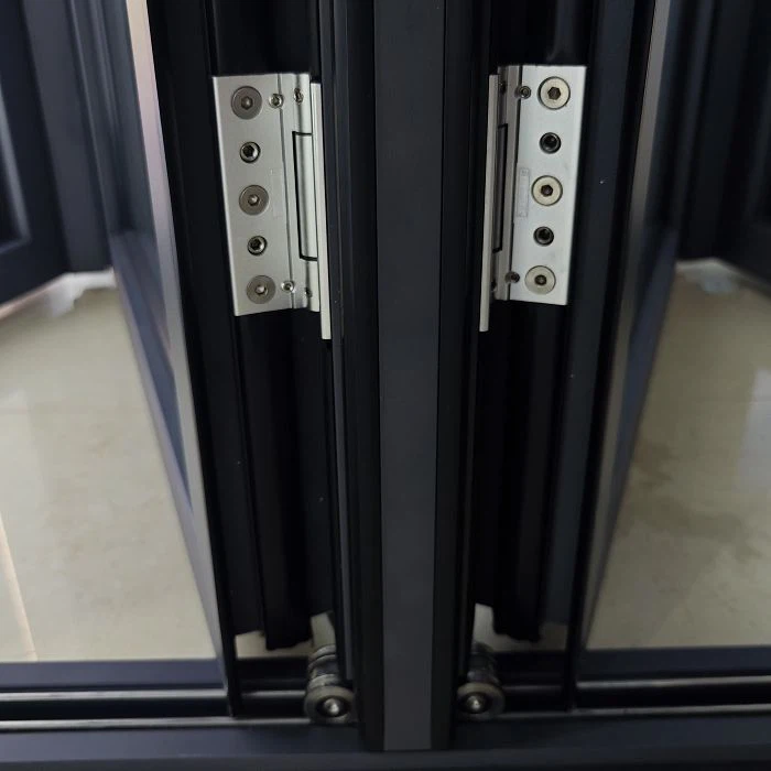 Heavy-duty sliding door 24001 Heavy-duty sliding door 24001